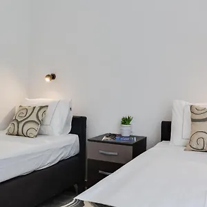  Apartment Kastelina