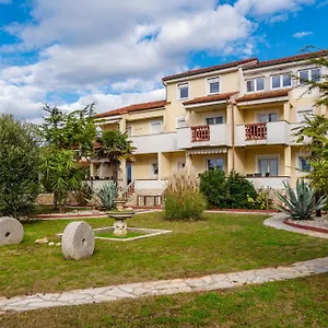  Apartman Apartments Strand
